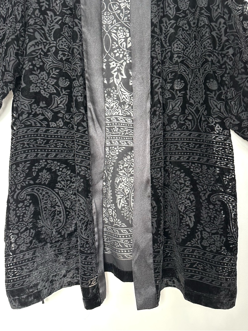 Whimsigoth Black Velvet Burnout Robe Kimono Witchy Vampirecore Fairy Grunge - Picture 5 of 13